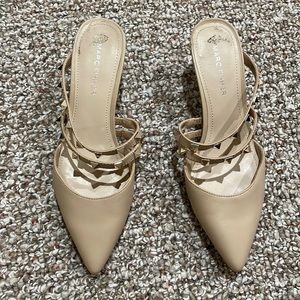 Nude studded kitten heel size 6